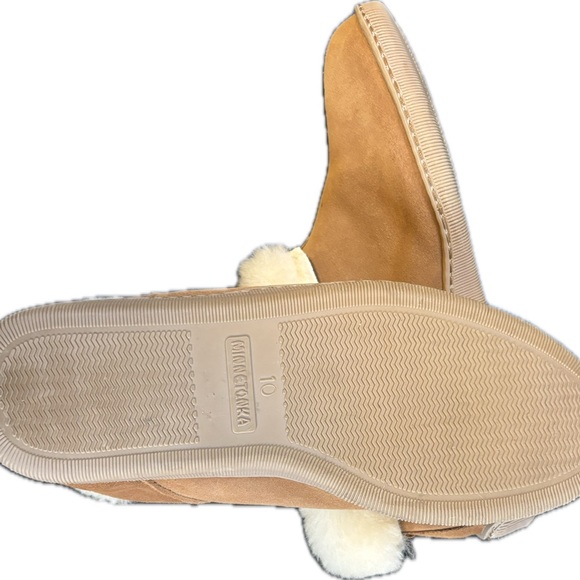 Minnetonka Brown Fur Lined slippers - Picture 5 of 6